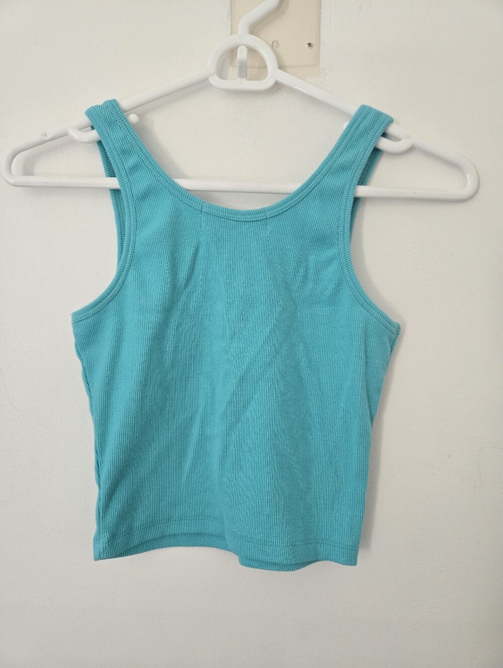 Ocean Drive Cropped Turquoise Notch Ribbed Tank - Picture 4 of 7